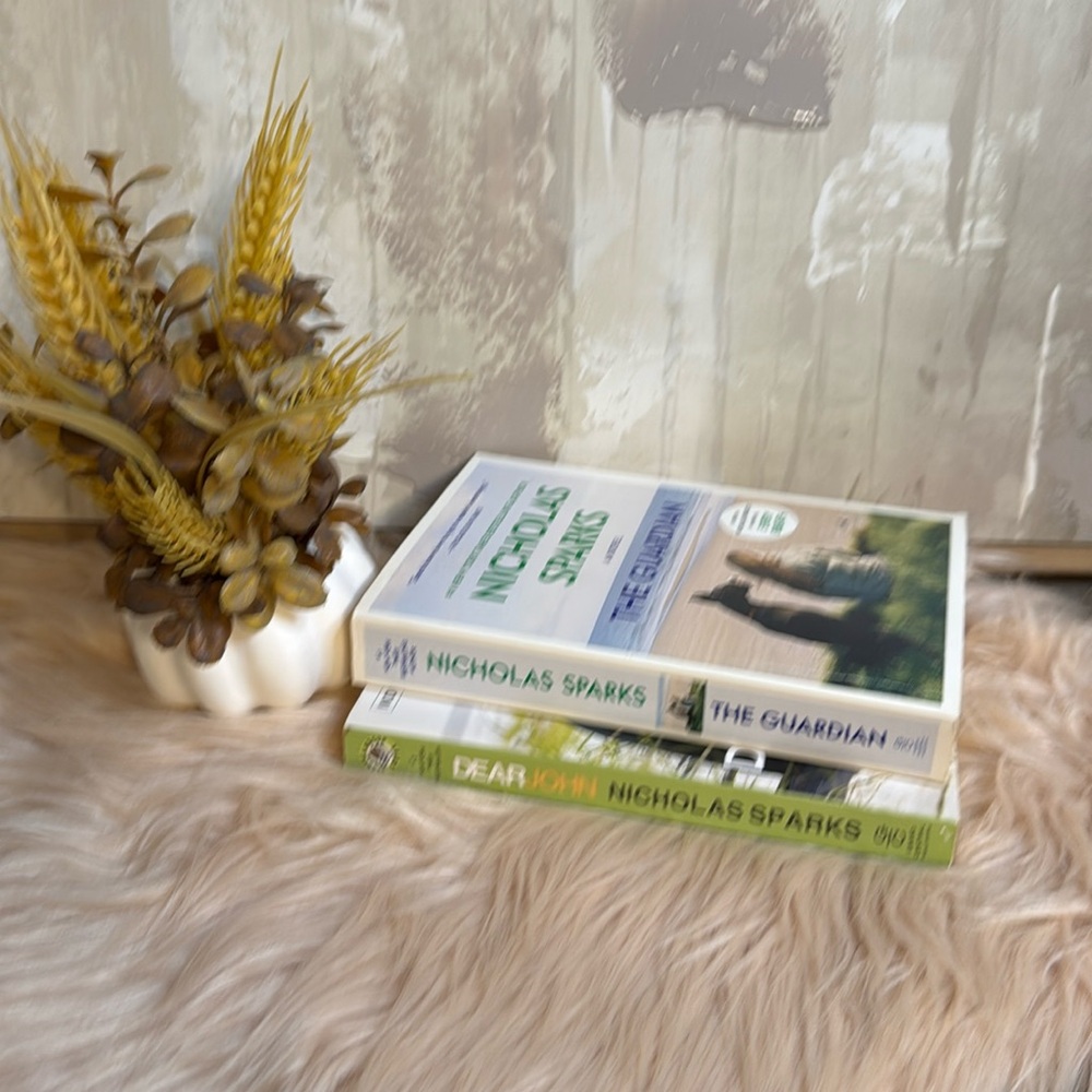 Nicholas Sparks Book Bundle: The Guardian & Dear John